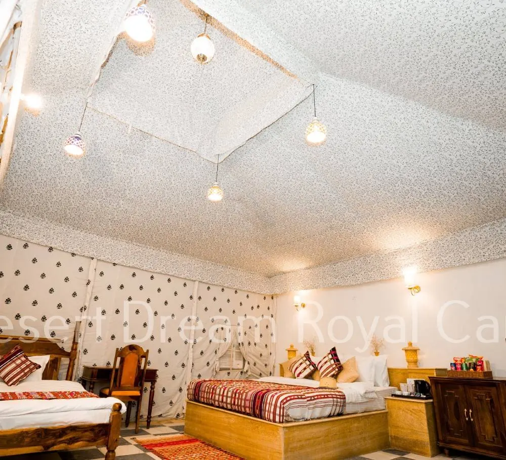 Maharaja Tent with Bathtub bedroom