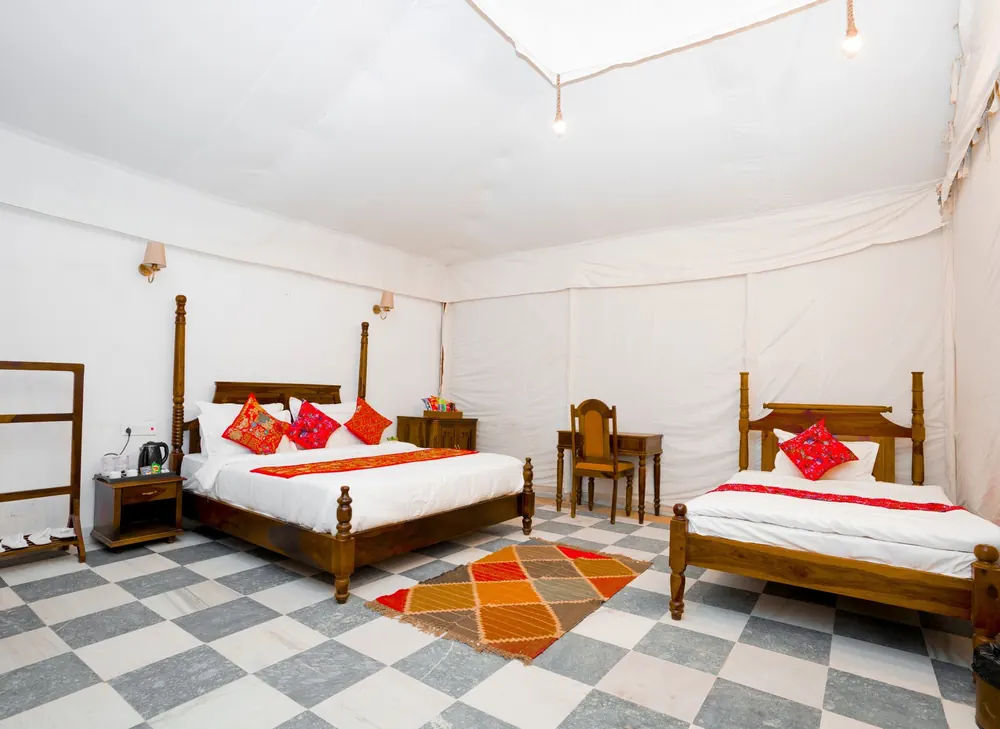 Maharaja Tent with king and single beds